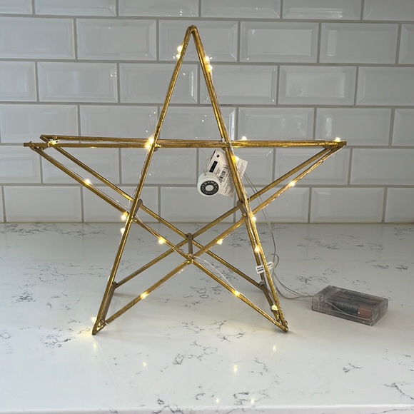 Scott Living Luxe Metal LED Star Table Decor - Picture 8 of 15